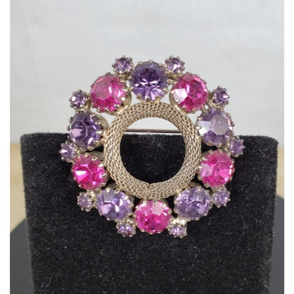 Vintage 1950's Weiss Purple Fuchsia Pink Rhinestone Wreath Brooch 1.75"